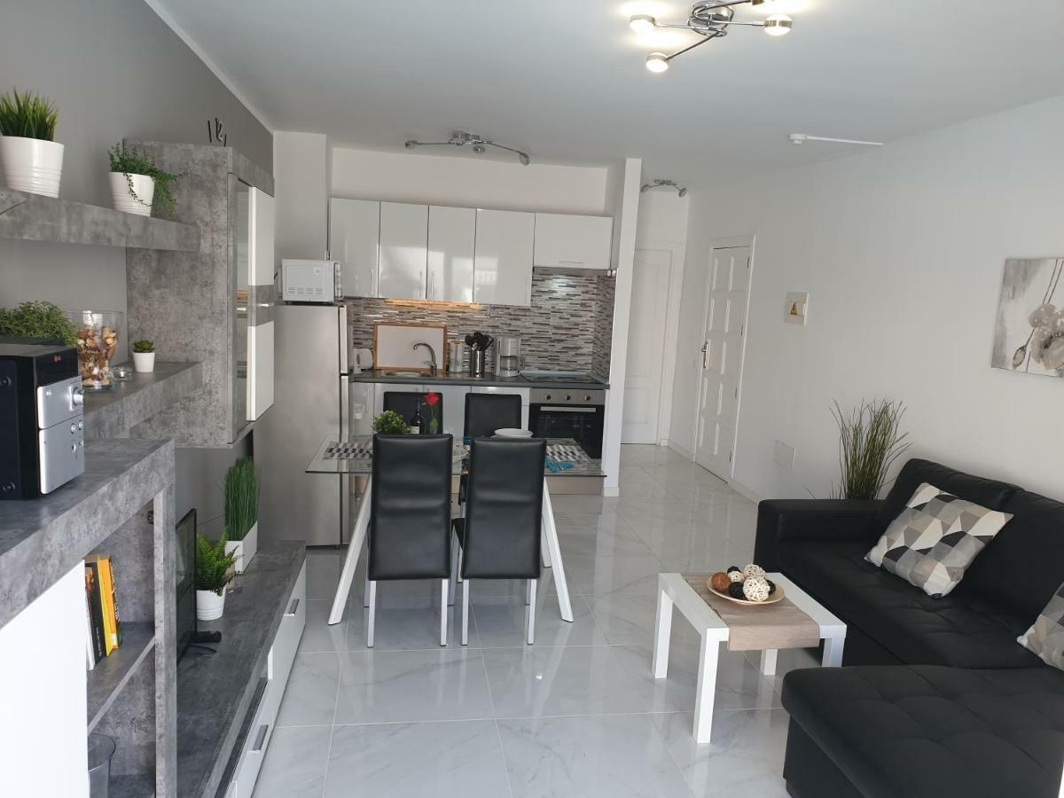 Casa Las Flores With Heated Pool, Only 490 Meters To The Beach, Balcony, Wifi アロナ エクステリア 写真