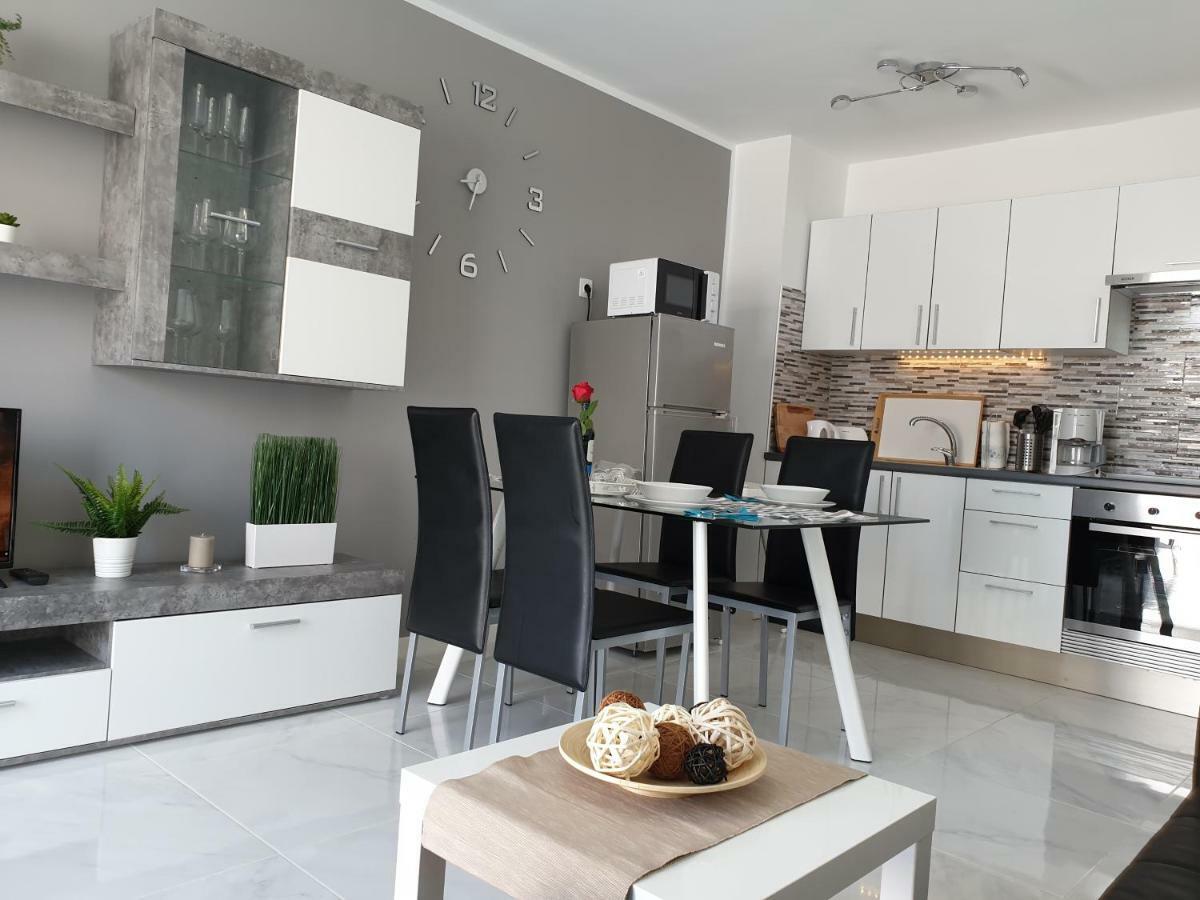 Casa Las Flores With Heated Pool, Only 490 Meters To The Beach, Balcony, Wifi アロナ エクステリア 写真